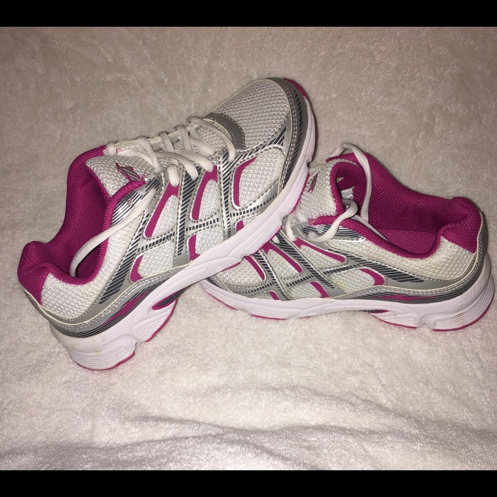 Avia running shoe size 6.5